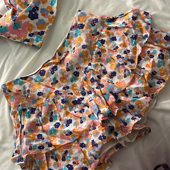 Amanda Uprichard Floral ruffle mini skort M - Picture 4 of 6